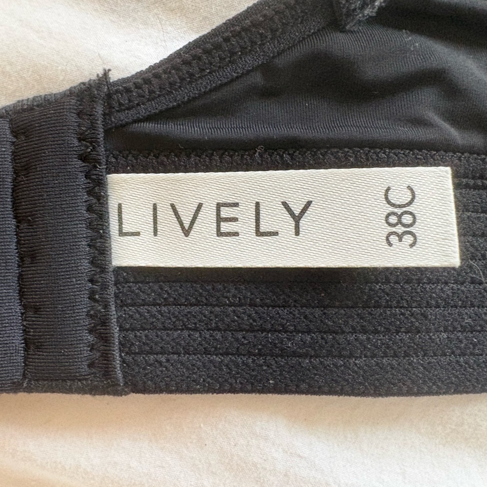 Lightly lined no underwire black bra - Picture 3 of 4